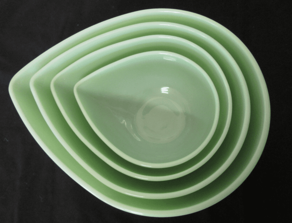 Vintage Fire King Green Jadeite Swedish Modern Teardrop Nesting Bowls 